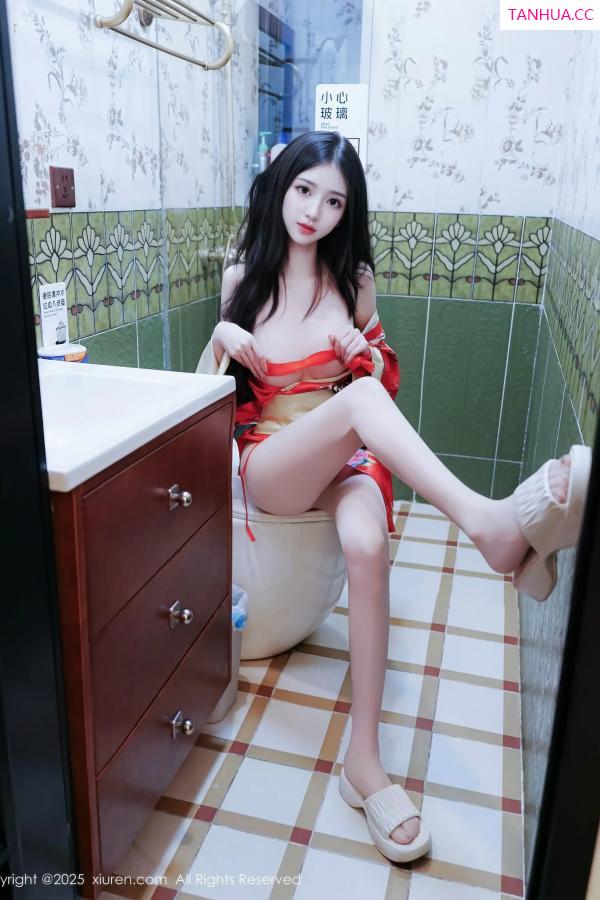   [XiuRen]高清写真图 2025.12.25 No.11155 白小蝶 超薄白丝第31张图片